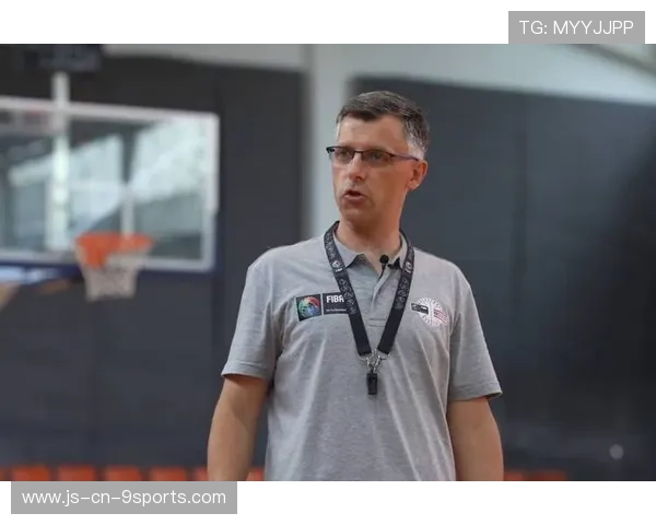 篮球教练员战术研讨持续深入开展，篮球教练技术总结